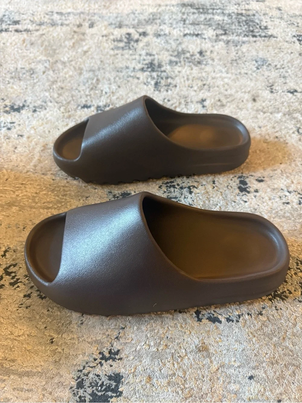 Yeezy Slide (YS-01) chocolate size 11